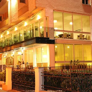 Dell'amarissimo Hotel